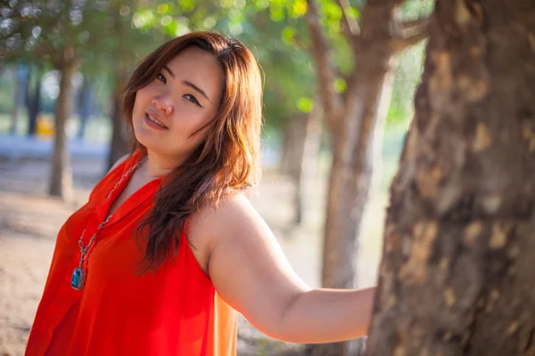 Happy fatty woman posing outdoor — Stock Photo, Image