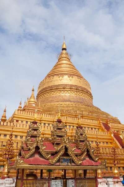 O pagode shwezigon dourado — Fotografia de Stock