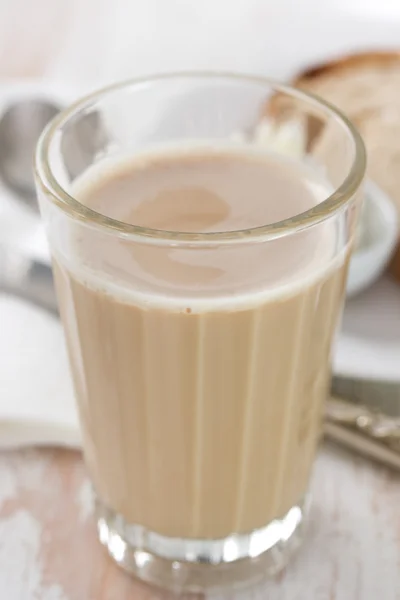 Glas Kaffee mit Milch — Stockfoto
