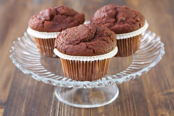 Muffins de chocolate no prato — Fotografia de Stock