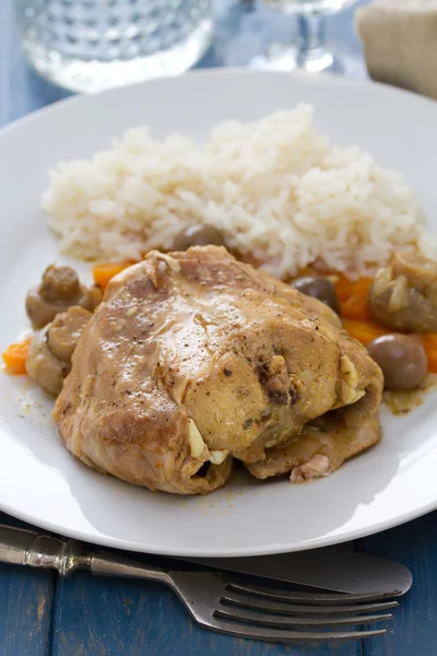 Rabbit stew with mushrooms, carrot and boiled rice — Stock Photo, Image