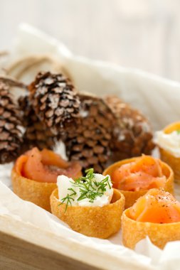 meze somon taze peynir ile