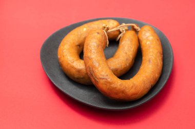 Tipik Portekiz füme sosisi alheira.