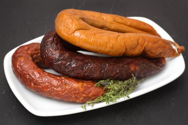 Chorizo çanak üzerinde