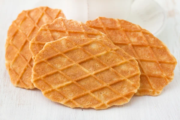 Waffeln auf weißem Hintergrund — Stockfoto