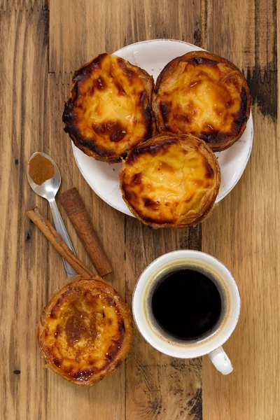 Biscoitos portugueses tradicionais com café — Fotografia de Stock