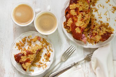 pasta plaka üzerinde