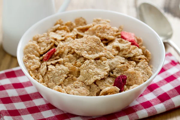 Cereals with fruits in bowl — Stock Photo, Image