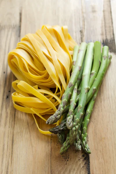 Pasta and asparagus — Stock Photo, Image