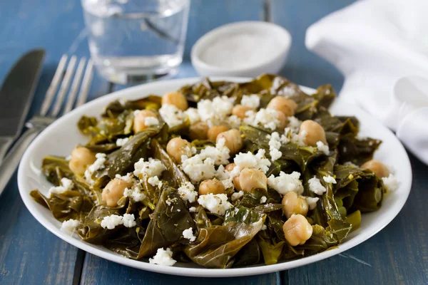 Salad cabbage with cottage cheese on plate — Stock Photo, Image