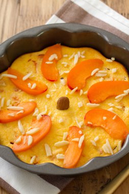 Peynirli kek badem ve meyve tabak