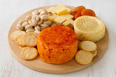 Tanımlama bilgileri ve fındık ile peynir