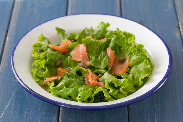 Salad with smoked salmon — Stock Photo, Image