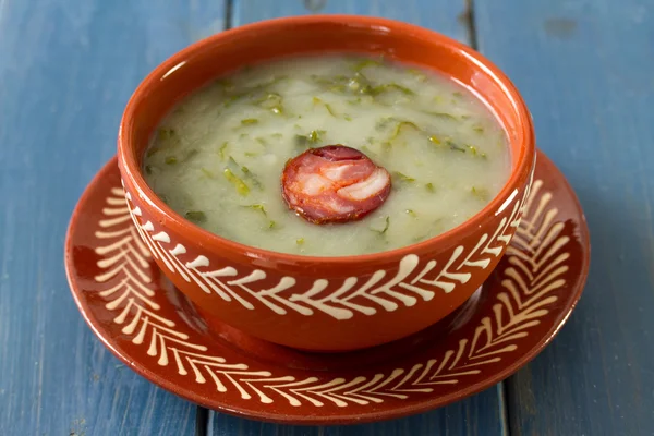 Portekizce çorba caldo verde seramik tabak