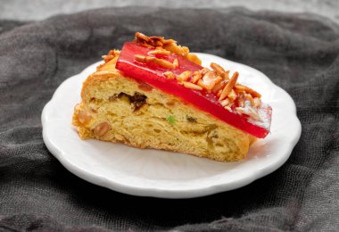 Fındıklı mutlu noel pastası - Bolo Rei geleneksel bir Noel pastasıdır.