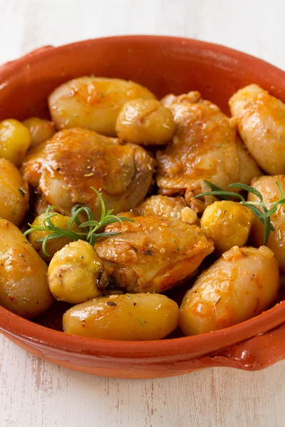 Chicken with potato and chestnuts — Stock Photo, Image
