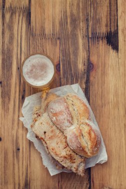 tipik Portekizce çanak bifanas vendas novas