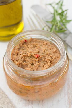 camına yapıştırmak