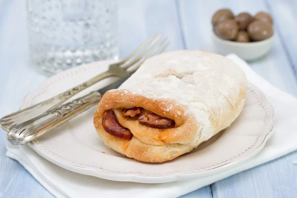 ขนมปังกับ chorizo — ภาพถ่ายสต็อก