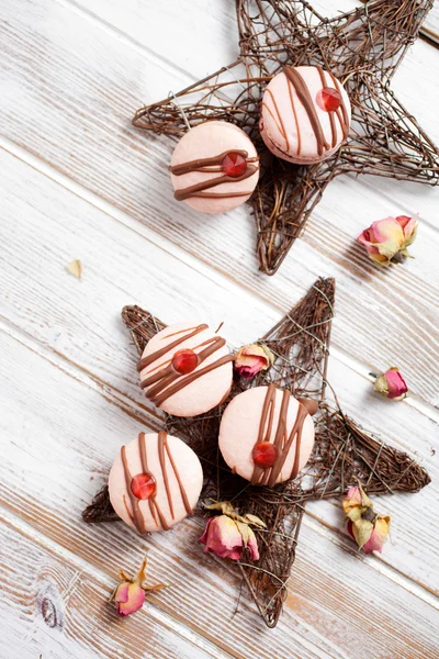 Macarons rosa com chocolate — Fotografia de Stock