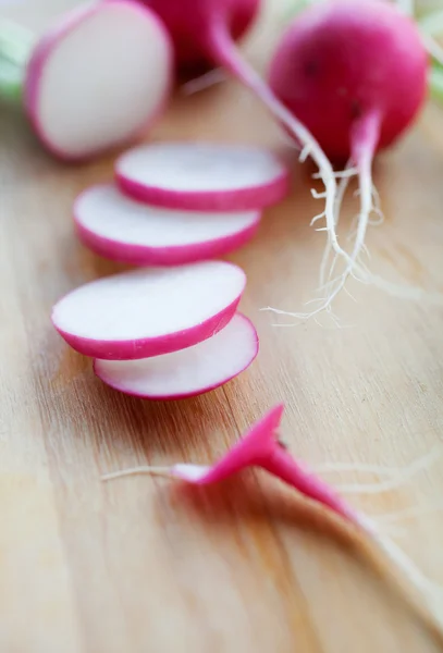 Fresh radishes from home garden — Stock Photo, Image