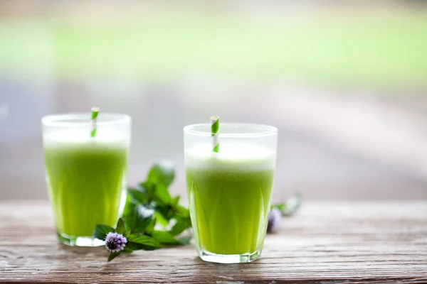 Suco verde de verdura — Fotografia de Stock