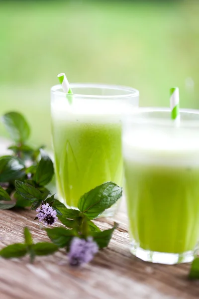 Grön juice från vegetabiliska — Stockfoto