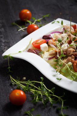 taze tavuk salatası