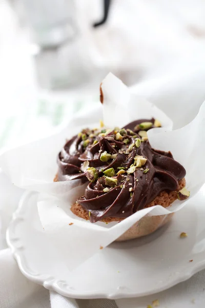 Pistachio Cupcakes with icing — Stock Photo, Image