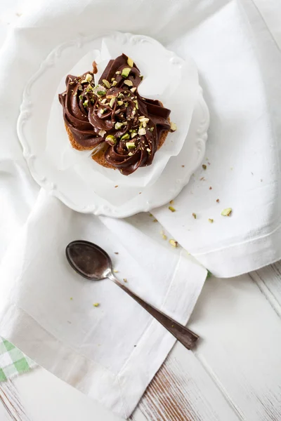 Pistachio Cupcakes with icing — Stock Photo, Image