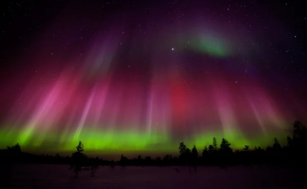 Güzel kuzey ışıkları — Stok fotoğraf