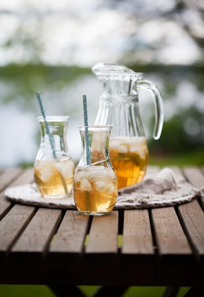 Tè freddo con foglie di menta — Foto Stock