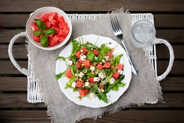 Арбузный салат с фета — стоковое фото