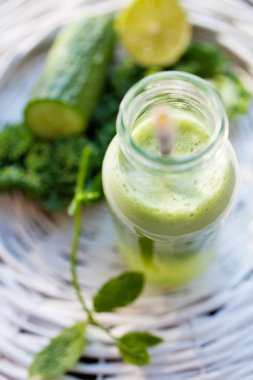 Ev yapımı yeşil suyu