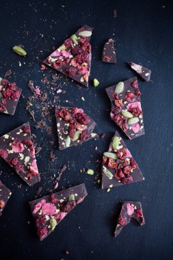 El yapımı çikolata çilek ile