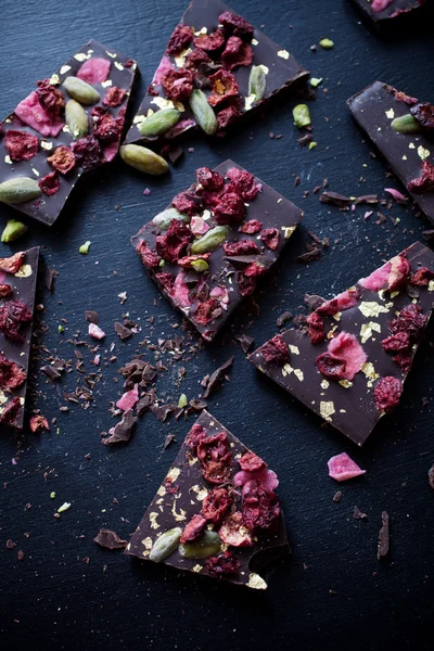 Handmade chocolate with berries — Stock Photo, Image