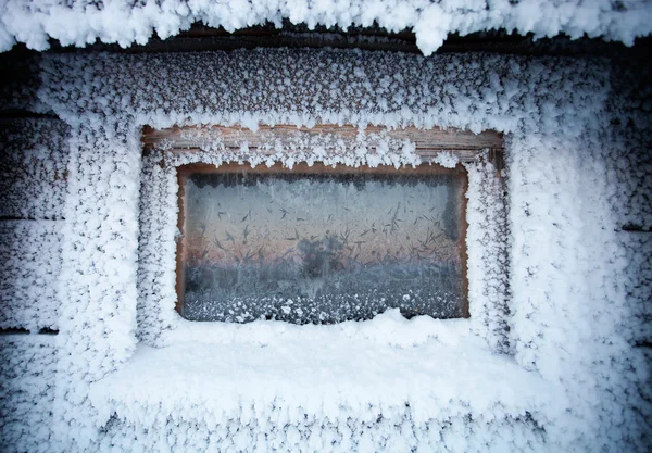 Casa coberta de neve — Fotografia de Stock