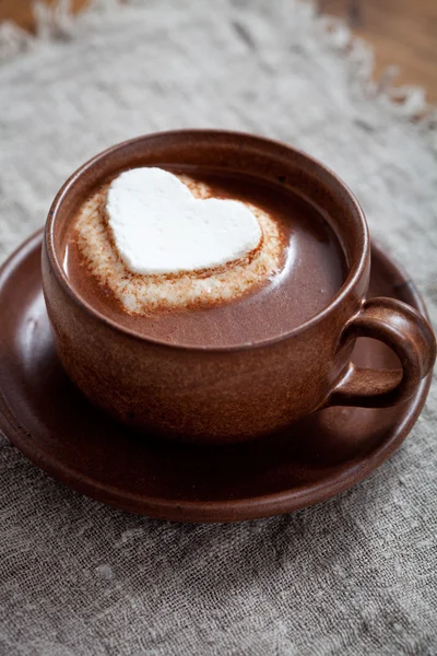 Kalp sıcak çikolata — Stok fotoğraf