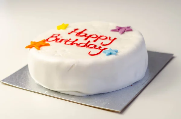 Happy Birthday Cake Biskuitkuchen Mit Süßem Zuckerguss Und Himbeermarmelade Dekoriert — Stockfoto