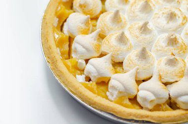 Limonlu pasta, tereyağı zenginleştirilmiş, kremalı limonla doldurulmuş, limonlu pasta, limonlu tart.