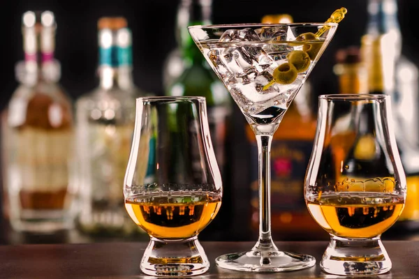 Cher Whisky Single Malt Dans Des Verres Dégustation Cocktail Martini — Photo