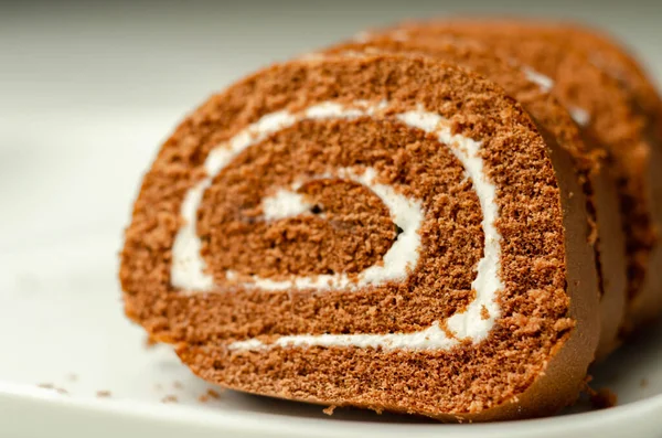 Rouleau Éponge Chocolat Avec Garniture Vanille Rouleau Suisse Chocolat Gâteau — Photo