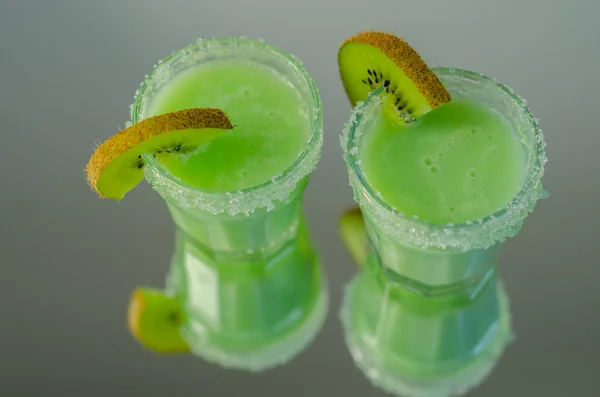 Boisson Base Alcool Liqueur Crème Décorée Cristaux Sucre Vert Une — Photo