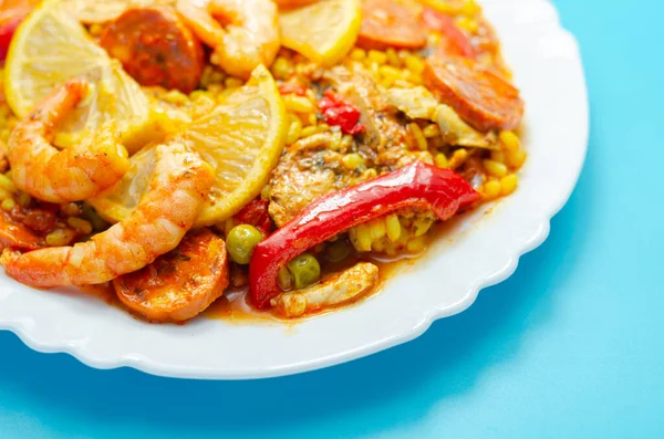 Delicious Paella Cooked Risotto Rice Chicken Thigh King Prawns Tomatoes — Stock Photo, Image