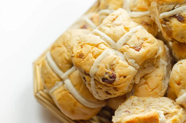 Traditionelle Heiße Kreuzbrötchen Brot Mit Charakteristischer Dekoration Kreuzform Bäckerei — Stockfoto