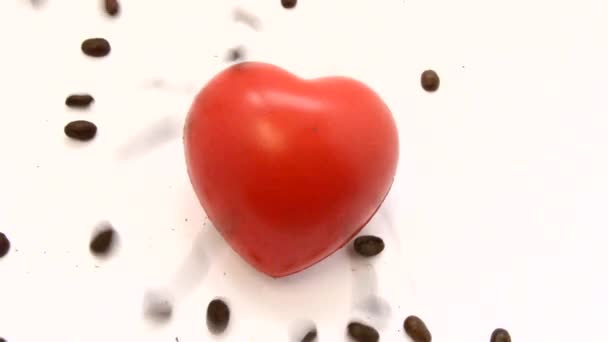 Серце Кава Кава Кавові Зерна Падають Зверху Форму Серця Візуалізація — стокове відео
