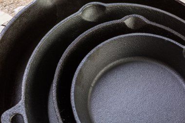 Dökme demir skillets