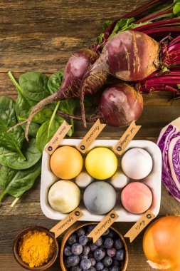 boyalı Paskalya yumurtaları