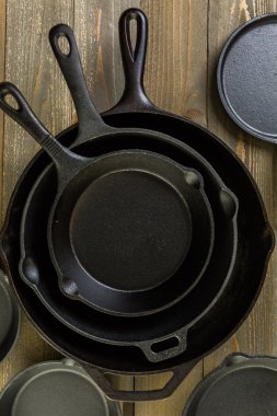 Dökme demir skillets