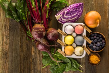 boyalı Paskalya yumurtaları